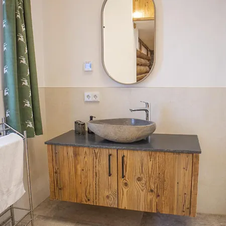 Zumhubertus Apartment *