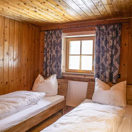 Zumhubertus Apartment *